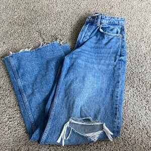 H&M high rise, wide leg jeans. Size 6. Dark wash. Knee cut outs. Worn twice.